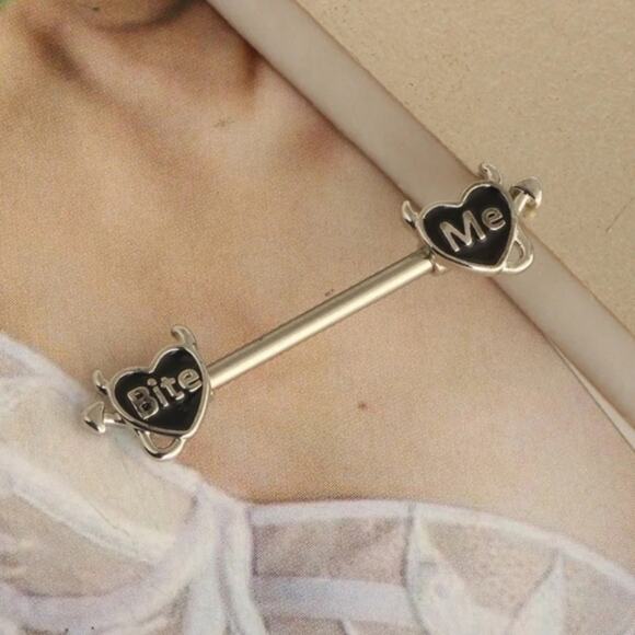 Bite Me naughty barbell nipple rings pair 14g stainless steel black silver heart - Picture 2 of 4